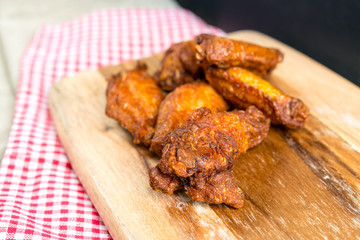 fried chicken wings with sauce