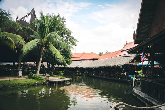 Ayothaya Floating Market