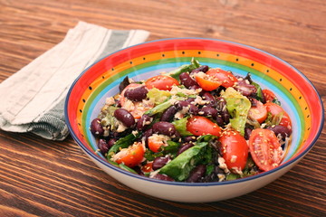 Tuna salad with beans and cherry tomatoes