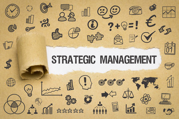 Strategic Management / Papier mit Symbole