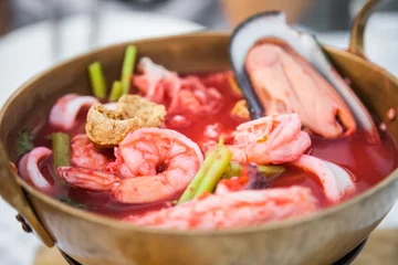 Crédence de cuisine en verre imprimé Crustacés Pink seafood flat noodles