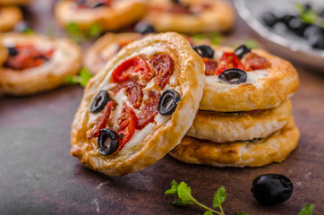 Mini quiche with sausage