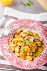 Roasted gnocchi with chicken