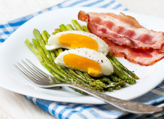  breakfast:  boiled egg, baked asparagus
