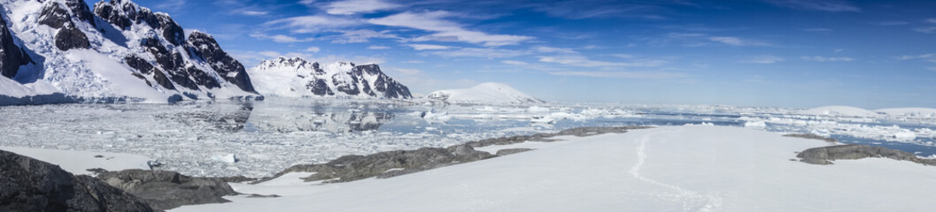 Fototapeta na wymiar Antarctica Landscape