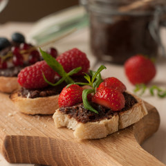 Tosts with chocolate