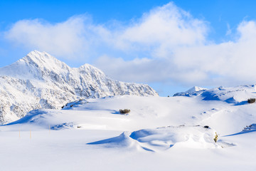 Fototapeta na wymiar View of mountains and ski slopes in Obertauern, Austria