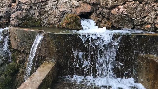 i&ccedil;ilebilir doğal kaynak suları & &ccedil;eşme k&uuml;lt&uuml;r&uuml;