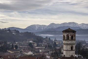 Veduta sui laghi di Avigliana in Valle di Susa