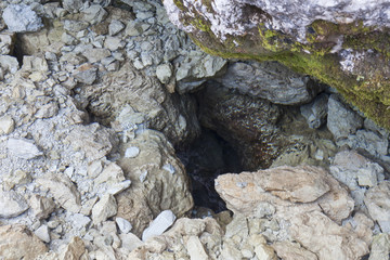 Karstquelle im Tamar - Tal, Slowenien