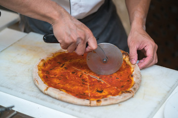 cutting pizza
