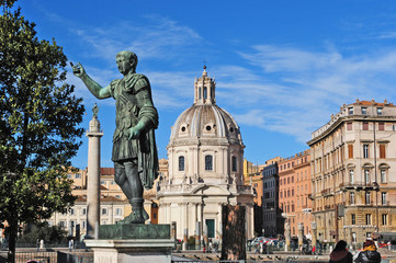 Roma, via dei Fori Imperiali, statua di Traiano