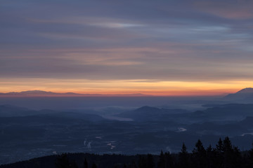 Fototapeta premium Sonnenaufgang am Dobratsch