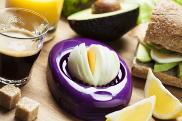 Egg slicer