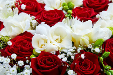 wedding bouquet red roses