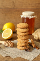 Gingerbread cookies with honey, lemon, cardamom and cinnamon.