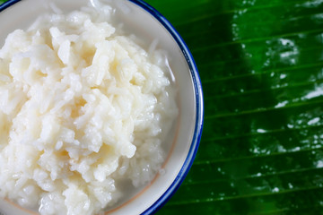 Sweetmeat consisting of fermented sticky rice, Kaomark thai trad