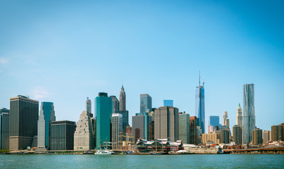 Naklejka premium Downtown Manhattan city skyline in day time