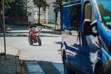 motorcyclis holds great time