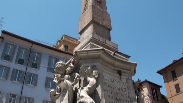 Plaza la Rotonda-Panteon de Agripa