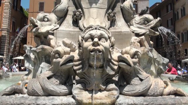 Plaza la Rotonda-Panteon de Agripa