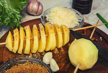 raw potato spiral cutting