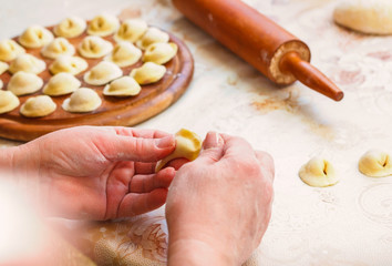 process for preparing ravioli with meat,