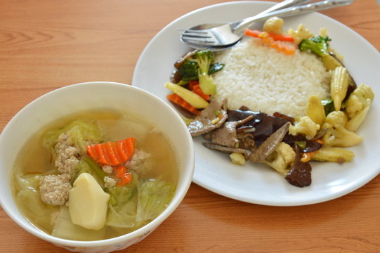 stir fried mixed vegetable with pork liver and egg tofu soup