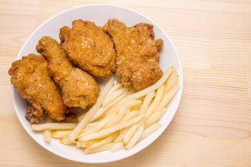 フライドチキンとフライドポテト