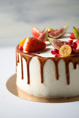 Cake with strawberries