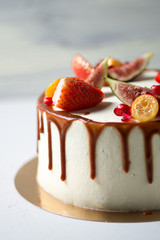 Cake with strawberries