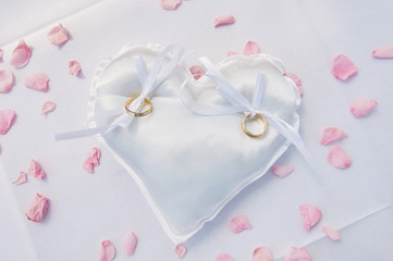 wedding ring pillow