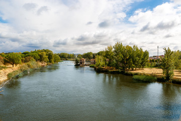 Fototapeta na wymiar Duero river passing through the city of Zamora
