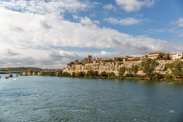 Fototapeta na wymiar Nice view of the river Duero near the city of Zamora