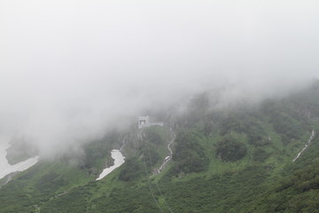 山の残雪