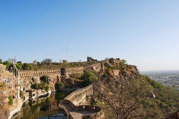 Fototapeta na wymiar Chittorgarh Fort, Rajasthan,Chittorgarh Fort, the largest fort in India. View of the pond and the ramparts