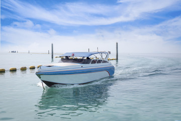 Fototapeta na wymiar speed boat in tropical sea
