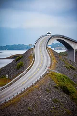 Photo sur Plexiglas Atlantic Ocean Road Atlantic Ocean Road Caravan car.