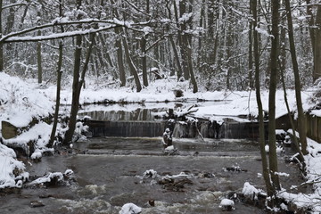 Wodospad zimą. © boguslavus