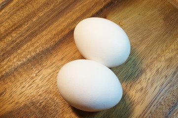 due uova bianche
