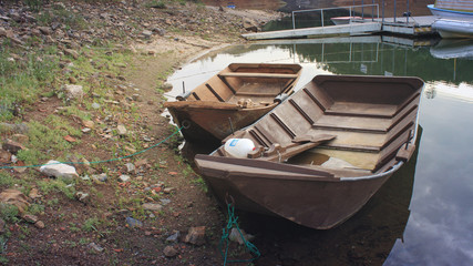 Fototapeta na wymiar Old portuguese tradicional wood boats in dornes, portugal