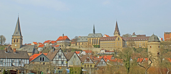 Warburg: Stadtpanorama mit Rathaus (Nordrhein-Westfalen)