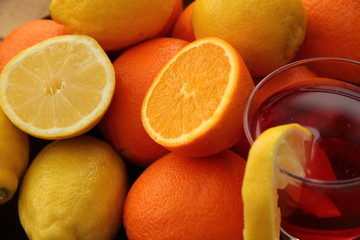 Orangen mit Obstsaft