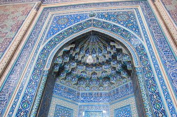 Porte d'une mosquée en Iran