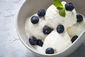 Vanilla Ice Cream with blueberries