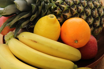 Obstschale mit Zitronen