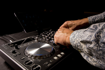 Música de fiesta con DJ