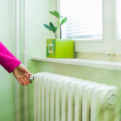 hand adjust the volume of heating valve on the radiator