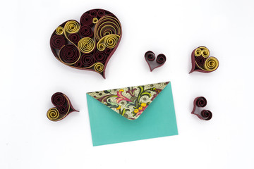 Cuori di carta con biglietto