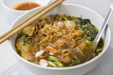 ベトナムの麺料理・バインダークア
